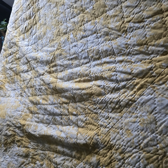 Pottery Barn Queen Quilt - Picture 2 of 6